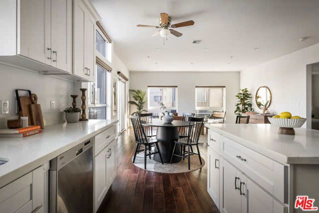 155 S Oxford Avenue 201, Los Angeles, CA 90004