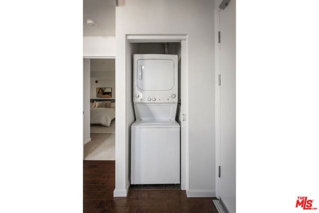 155 S Oxford Avenue 201, Los Angeles, CA 90004