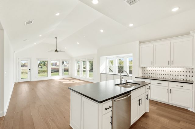 2500 Fischer Lane, Mansfield, TX 76063