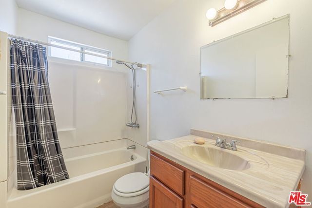 43033 39th Street, Lancaster, CA 93536