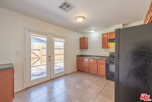 43033 39th Street, Lancaster, CA 93536