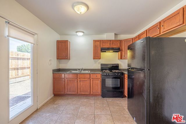 43033 39th Street, Lancaster, CA 93536