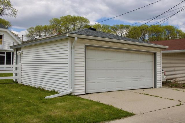 2196 79th STREET, West Allis, WI 53219
