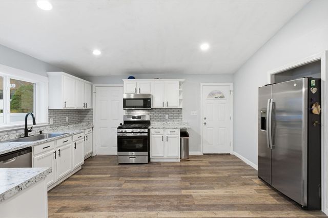 53 James St, Worcester, MA 01603