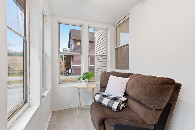 53 James St, Worcester, MA 01603