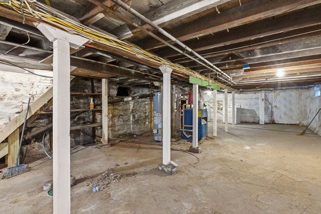 53 James St, Worcester, MA 01603