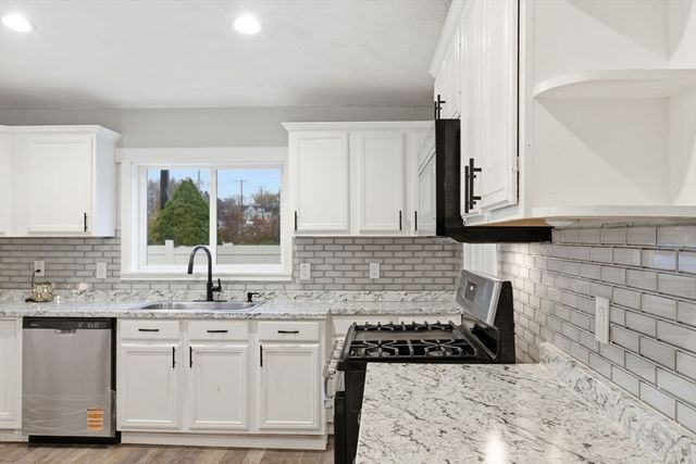 53 James St, Worcester, MA 01603