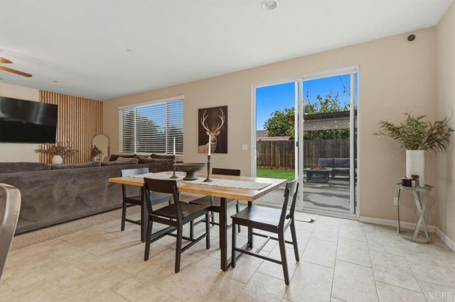 1161 Greenbrier Drive, Hanford, CA 93230