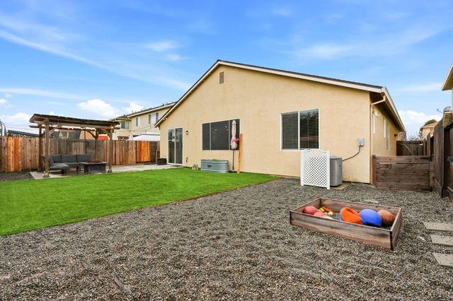 1161 Greenbrier Drive, Hanford, CA 93230