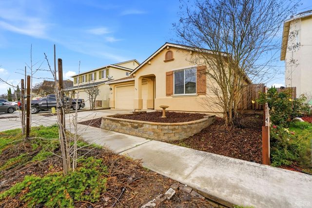 1161 Greenbrier Drive, Hanford, CA 93230