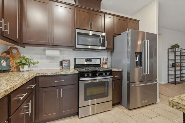 1161 Greenbrier Drive, Hanford, CA 93230