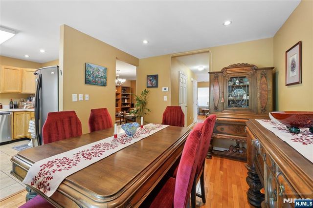 2053 Charles Court, Mahwah, NJ 07430