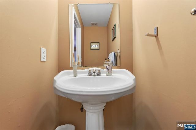 2053 Charles Court, Mahwah, NJ 07430