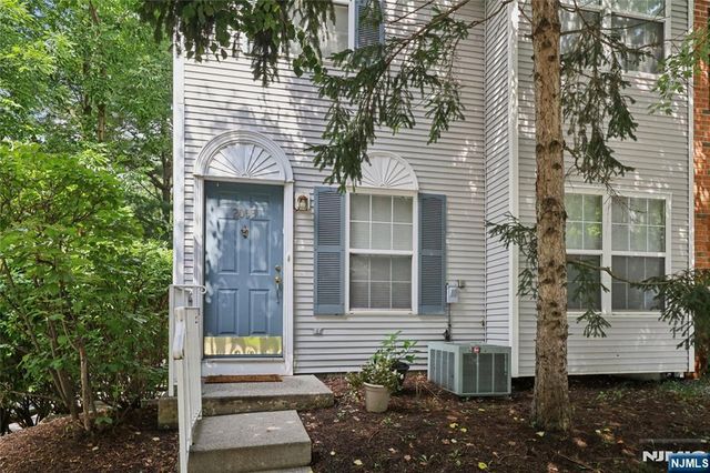 2053 Charles Court, Mahwah, NJ 07430