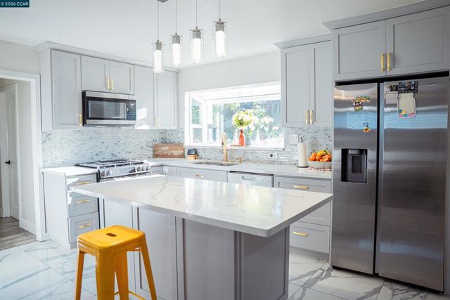 348 Valle Vista Ave, Vallejo, CA 94590