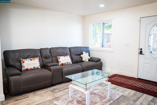 348 Valle Vista Ave, Vallejo, CA 94590