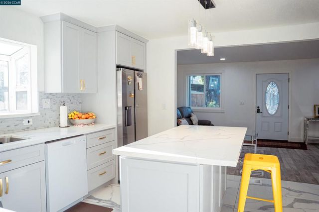 348 Valle Vista Ave, Vallejo, CA 94590