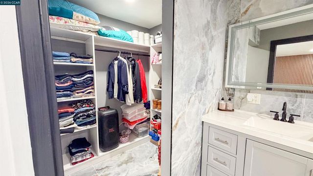 348 Valle Vista Ave, Vallejo, CA 94590