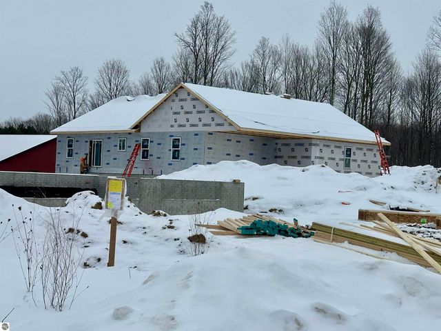 1066 Birmley Estates Drive, Traverse City, MI 49696