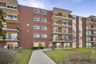 5300 Walnut Avenue 24B, Downers Grove, IL 60515
