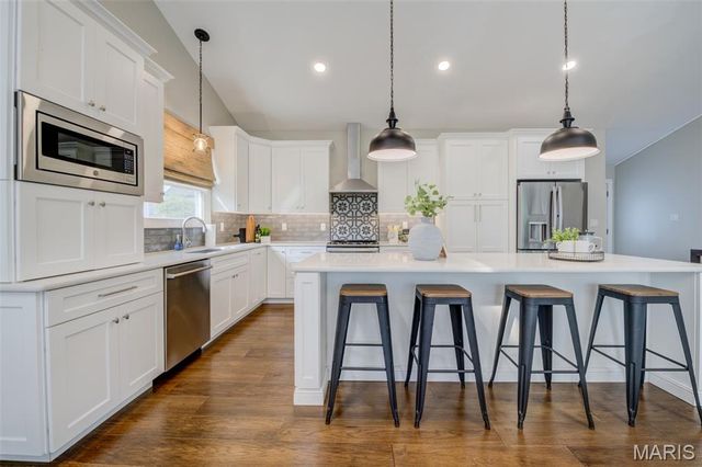 1094 Harness Drive, St Charles, MO 63304