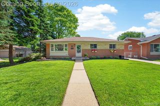 1701 Grange Road, Trenton, MI 48183
