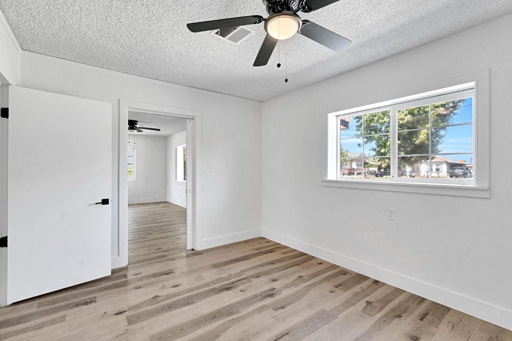 Image 20 of property listing at 333 Oleander Avenue, Lemoore, CA 93245