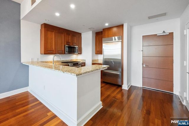 8100 River Road 209, North Bergen, NJ 07047