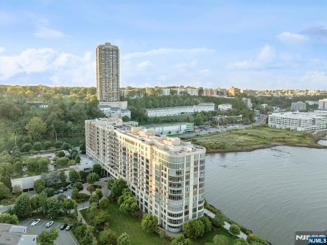 8100 River Road 209, North Bergen, NJ 07047