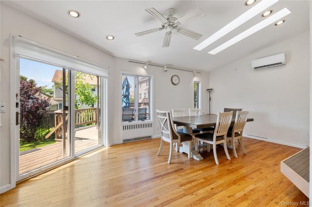 842 Fiske Street, Woodmere, NY 11598