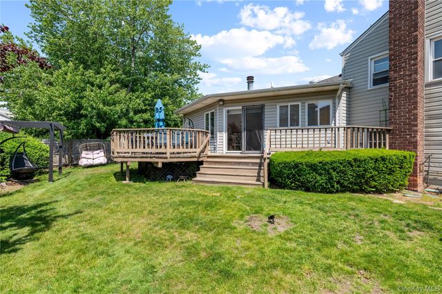 842 Fiske Street, Woodmere, NY 11598