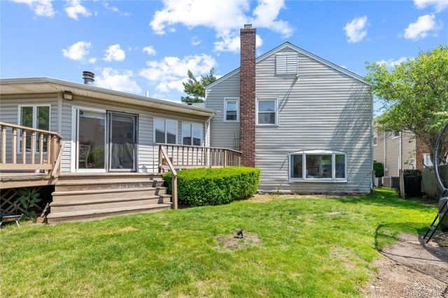 842 Fiske Street, Woodmere, NY 11598