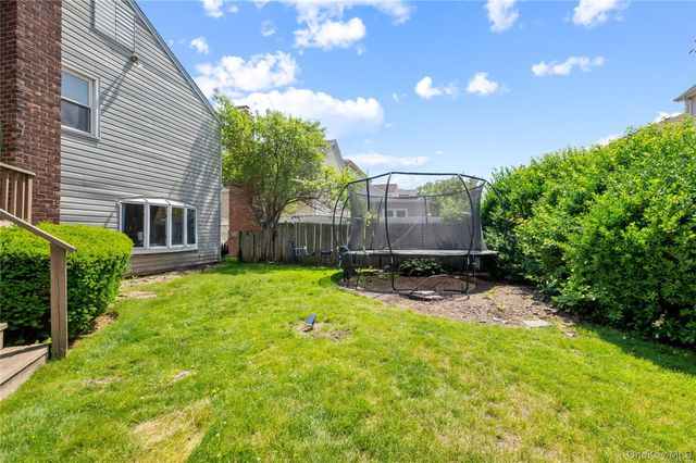 842 Fiske Street, Woodmere, NY 11598