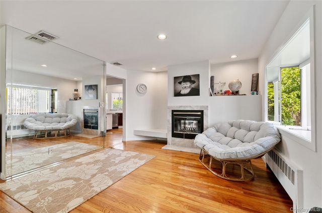 842 Fiske Street, Woodmere, NY 11598