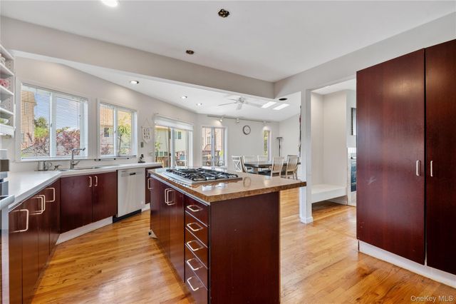 842 Fiske Street, Woodmere, NY 11598