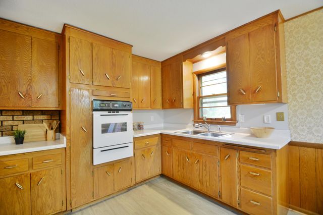 6494 Berkshire Lane N, Maple Grove, MN 55311