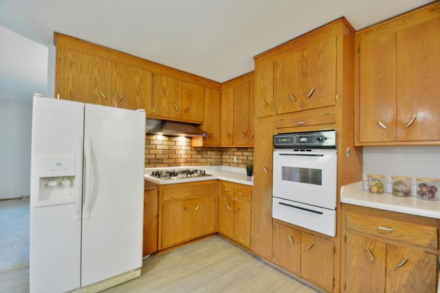 6494 Berkshire Lane N, Maple Grove, MN 55311