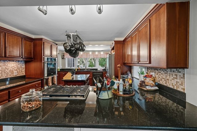 139 Salem End Road, Framingham, MA 01702