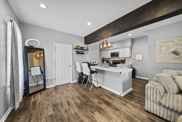 374 N Champion Avenue, Columbus, OH 43203