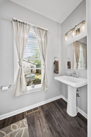 374 N Champion Avenue, Columbus, OH 43203