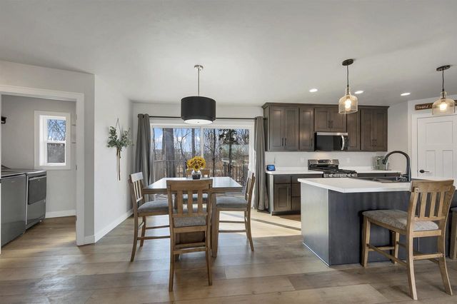 2039 LONE GROVE AVENUE, Green Bay, WI 54303