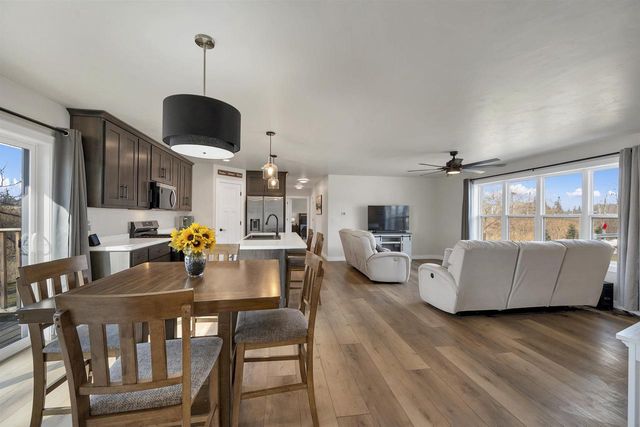 2039 LONE GROVE AVENUE, Green Bay, WI 54303