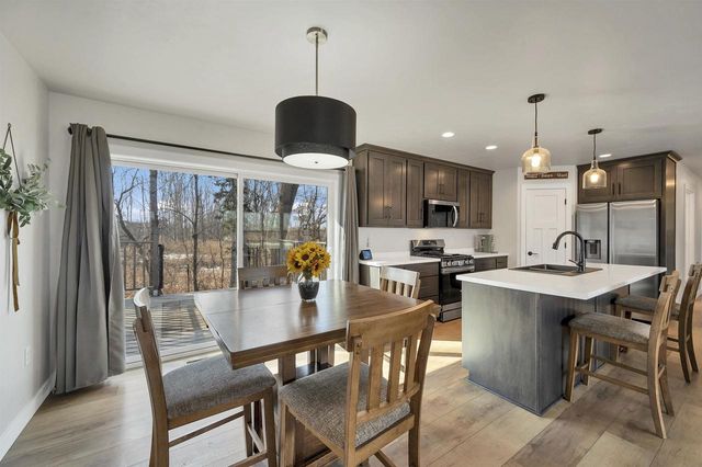 2039 LONE GROVE AVENUE, Green Bay, WI 54303