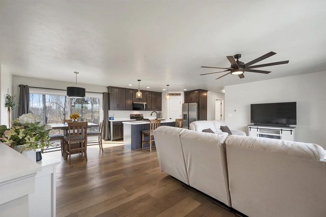 2039 LONE GROVE AVENUE, Green Bay, WI 54303