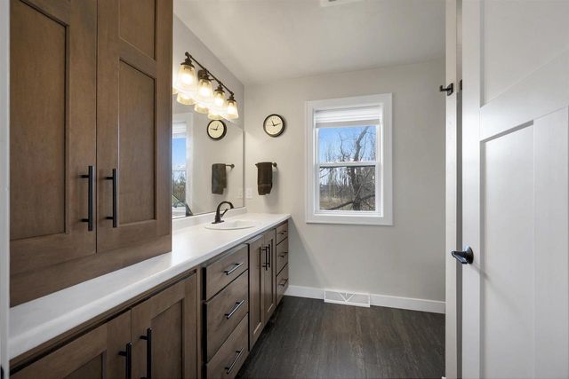 2039 LONE GROVE AVENUE, Green Bay, WI 54303