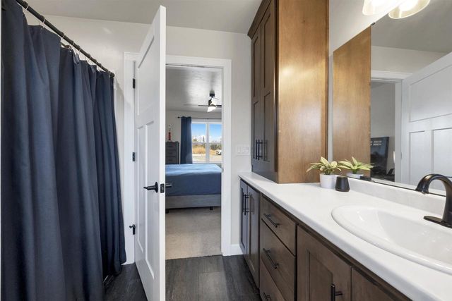 2039 LONE GROVE AVENUE, Green Bay, WI 54303