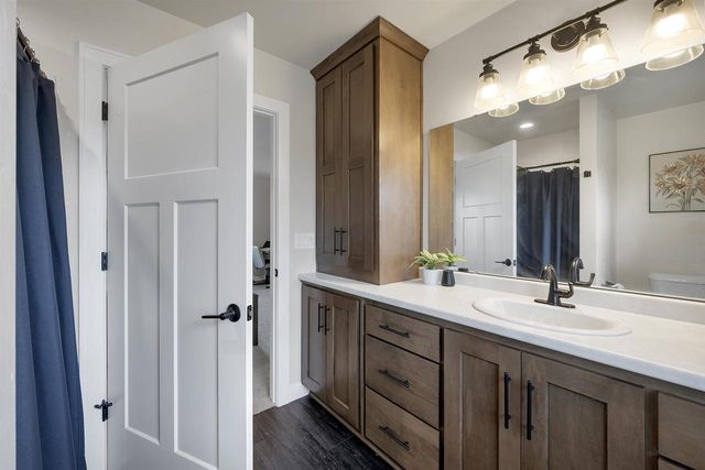 2039 LONE GROVE AVENUE, Green Bay, WI 54303