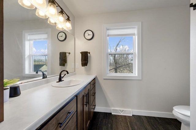 2039 LONE GROVE AVENUE, Green Bay, WI 54303