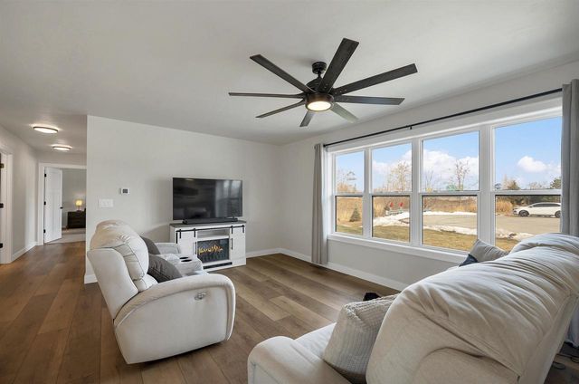 2039 LONE GROVE AVENUE, Green Bay, WI 54303