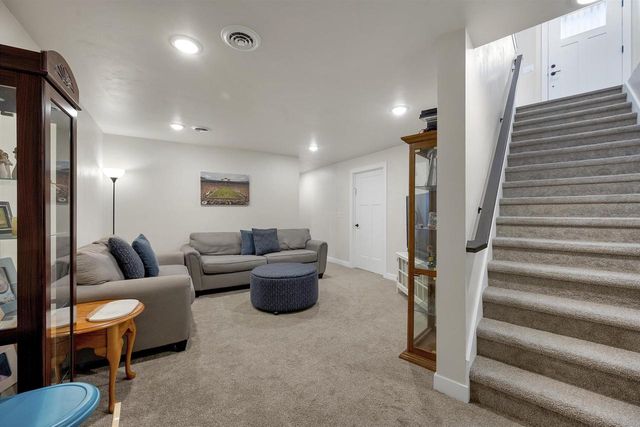 2039 LONE GROVE AVENUE, Green Bay, WI 54303